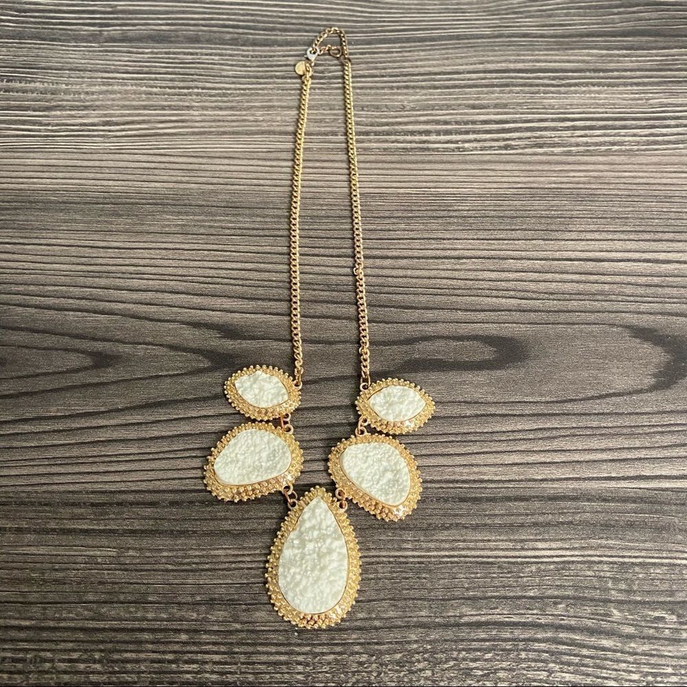 Jane Stone Textured Statement Necklace - Picture 5 of 13